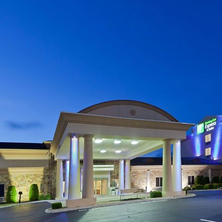 Holiday Inn Express Hotel & Suites Christiansburg By Ihg Exterior photo