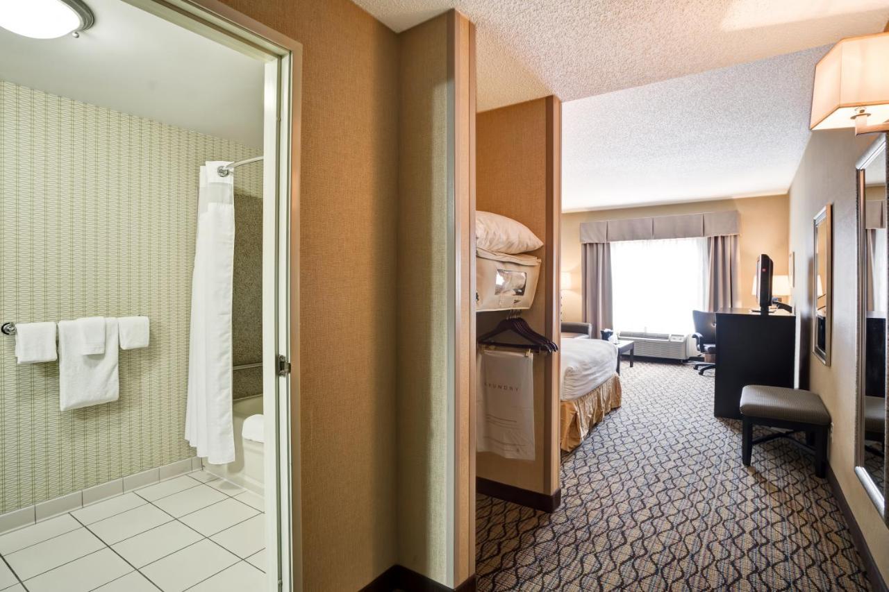 Holiday Inn Express Hotel & Suites Christiansburg By Ihg Exterior photo