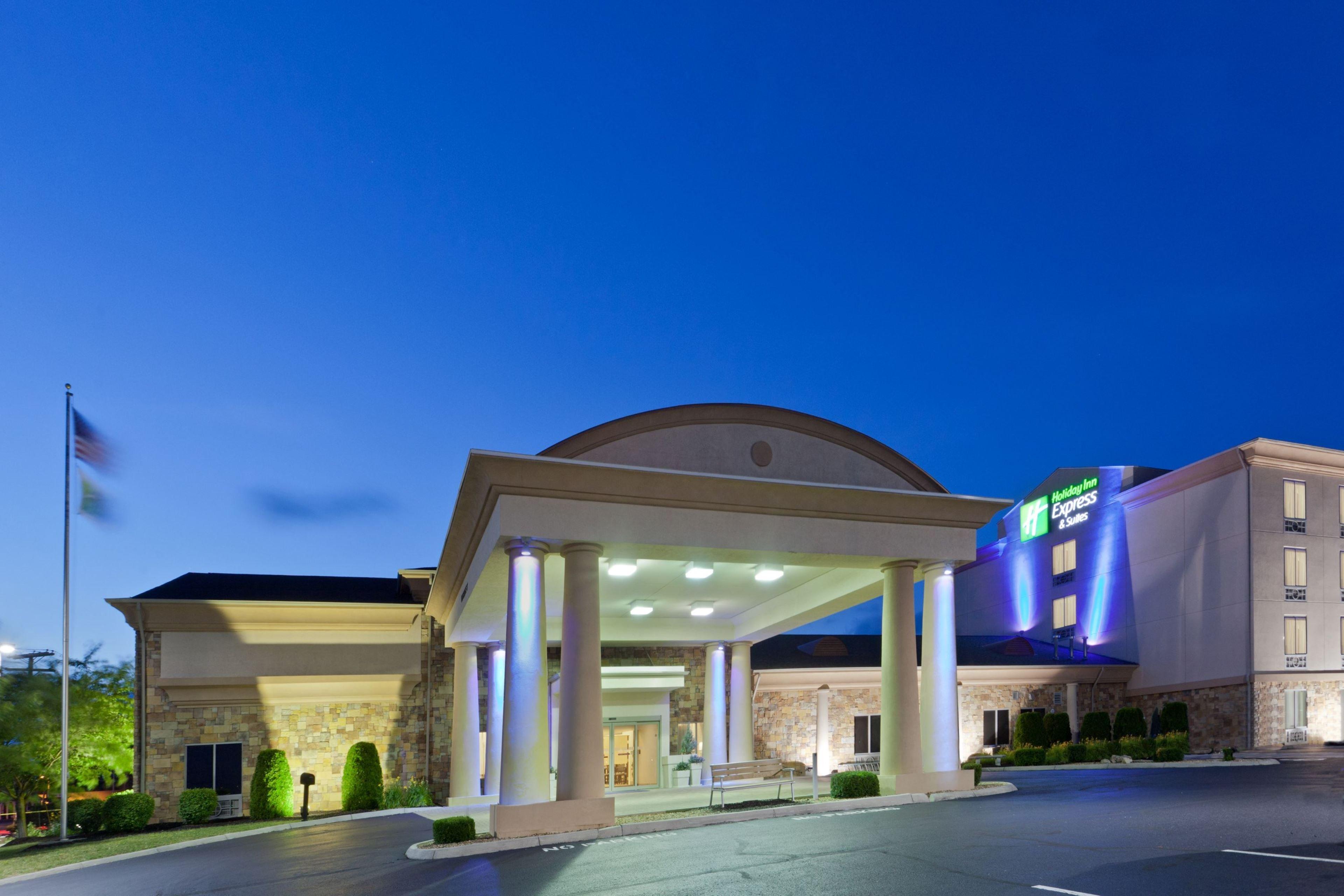 Holiday Inn Express Hotel & Suites Christiansburg By Ihg Exterior photo