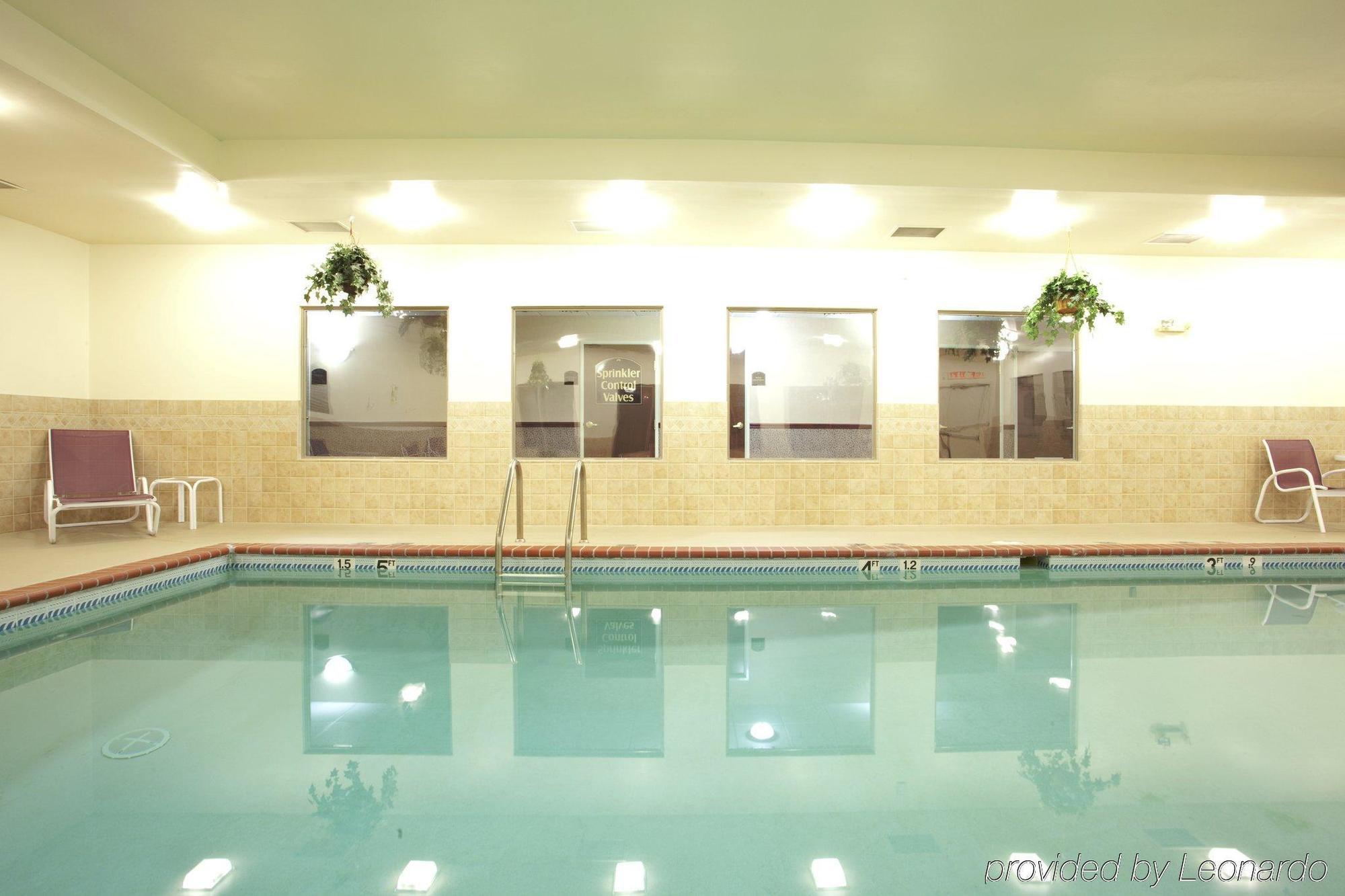 Holiday Inn Express Hotel & Suites Christiansburg By Ihg Exterior photo