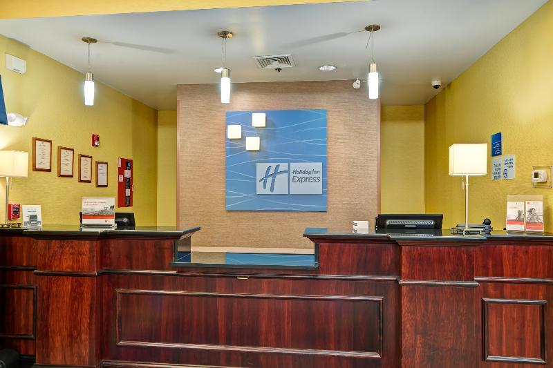 Holiday Inn Express Hotel & Suites Christiansburg By Ihg Exterior photo